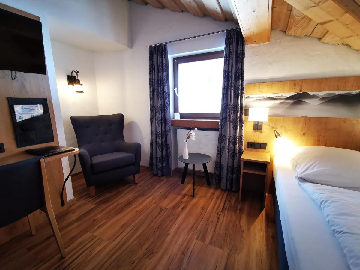 Gasthof & Hotel Zur Post Wallgau Exteriör bild