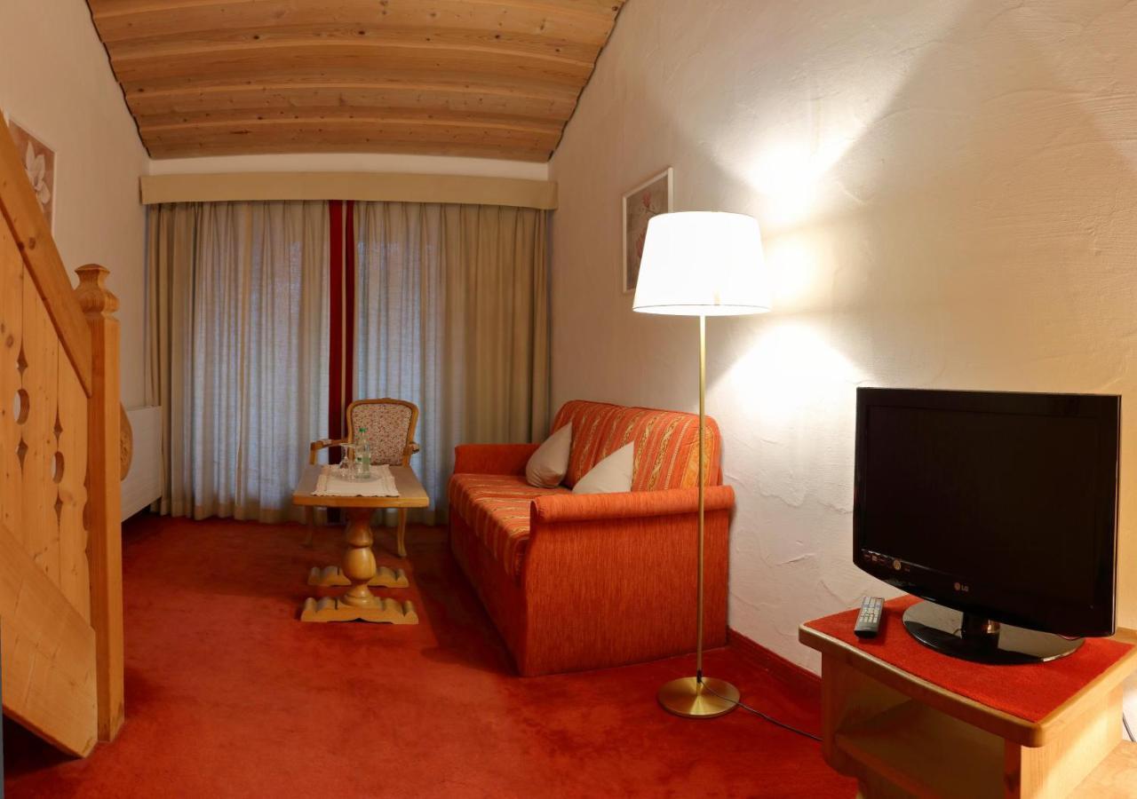 Gasthof & Hotel Zur Post Wallgau Exteriör bild