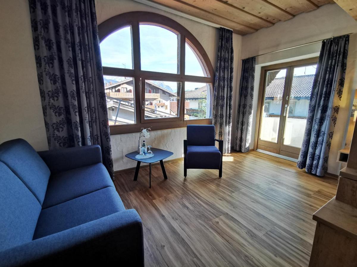 Gasthof & Hotel Zur Post Wallgau Exteriör bild