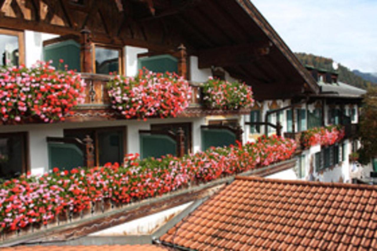 Gasthof & Hotel Zur Post Wallgau Exteriör bild